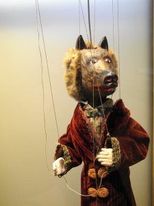 V muzeích loutek a marionet najdete nádherné kousky. Děti se z toho snad osypou. 